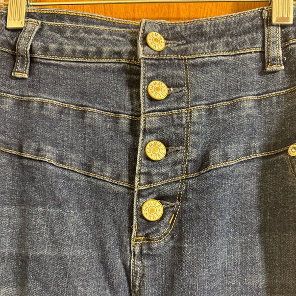 Gemma Rae Jeans - Picture 3 of 5